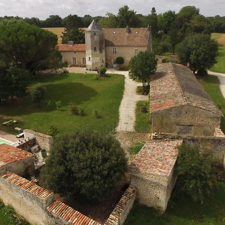 Gite Du Chateau De Pernan Avy Buitenkant foto