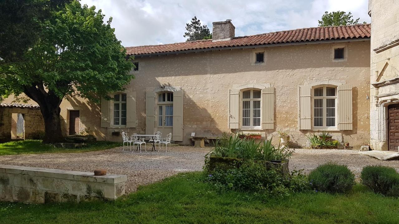 Gite Du Chateau De Pernan Avy Buitenkant foto