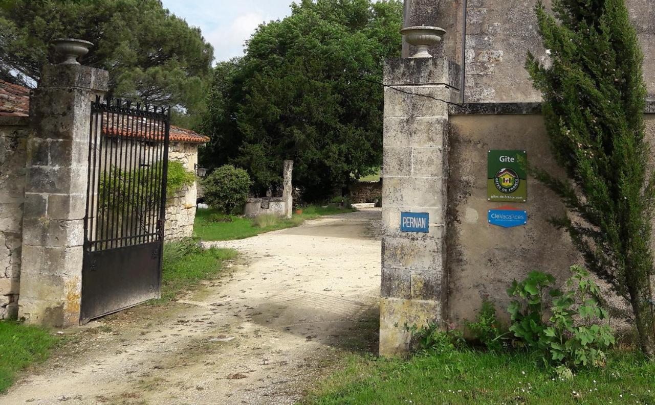 Gite Du Chateau De Pernan Avy Buitenkant foto